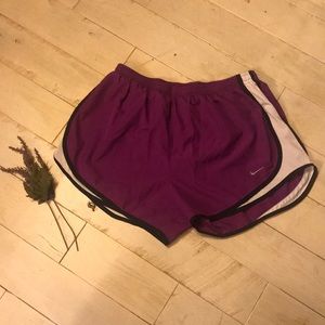 Nike Tempo Shorts Fuchsia Purple/White/Black